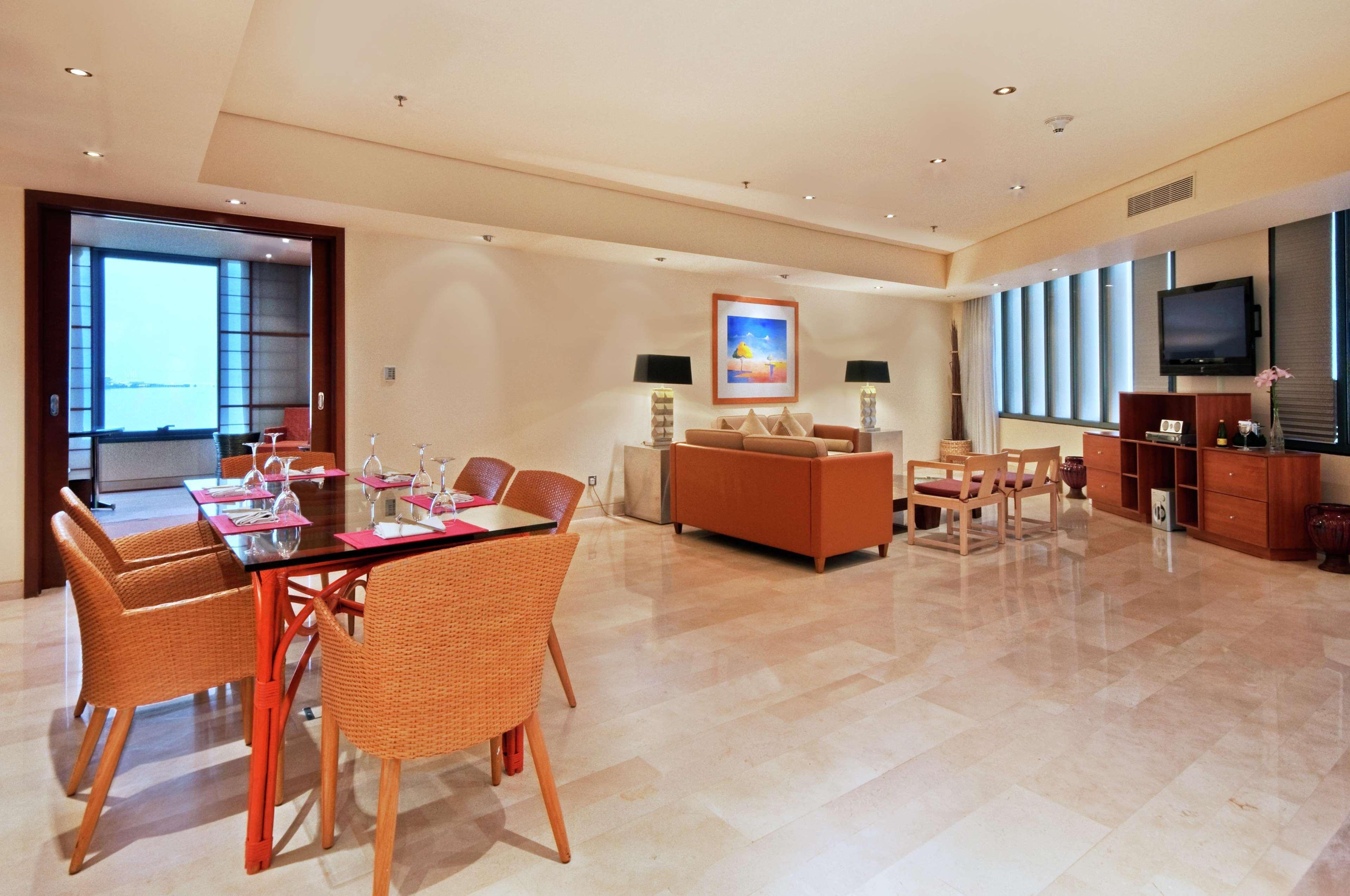 Hilton Kuwait Resort Kuwait City Exterior photo